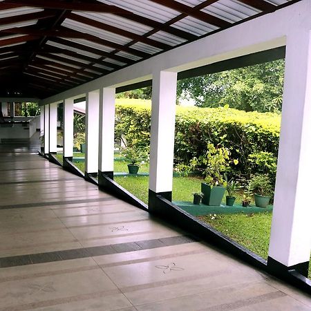 Hotel Hilltop แคนดี้ ภายนอก รูปภาพ