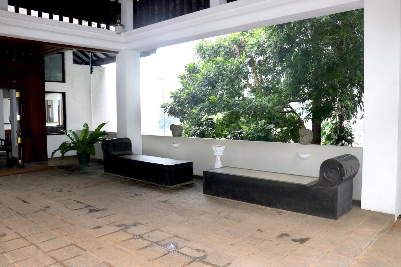 Hotel Hilltop แคนดี้ ภายนอก รูปภาพ