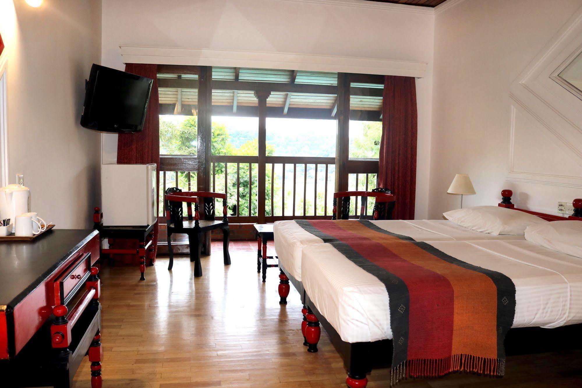 Hotel Hilltop แคนดี้ ภายนอก รูปภาพ