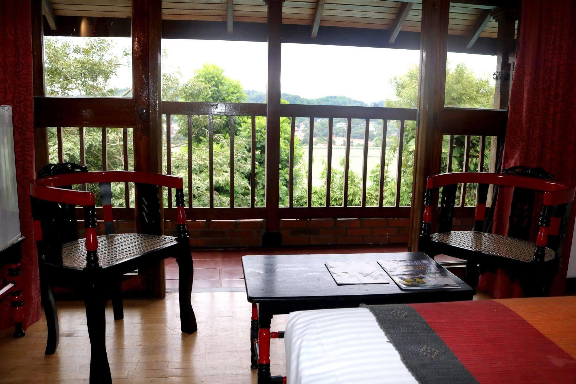 Hotel Hilltop แคนดี้ ภายนอก รูปภาพ