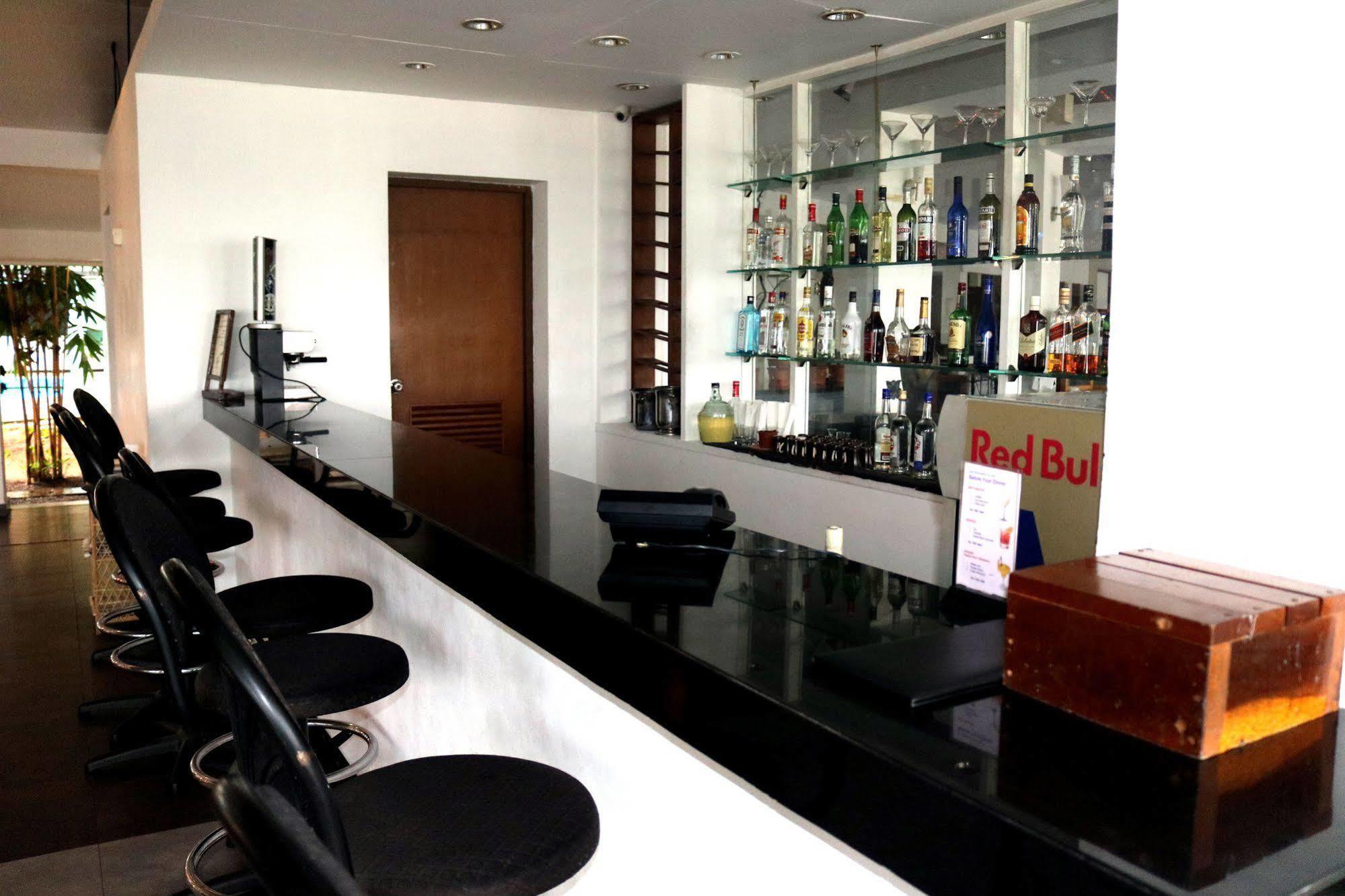 Hotel Hilltop แคนดี้ ภายนอก รูปภาพ