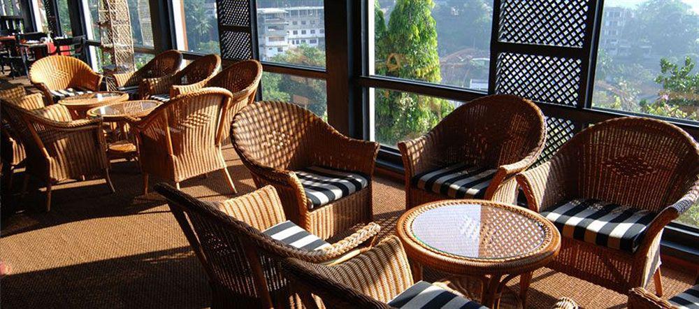 Hotel Hilltop แคนดี้ ภายนอก รูปภาพ